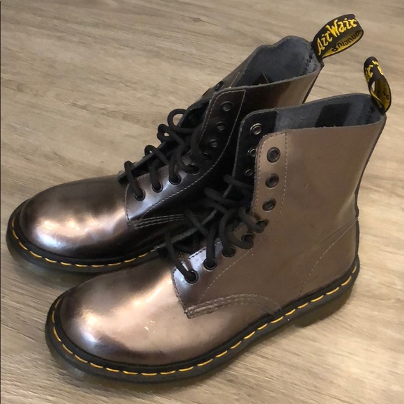 Dr. Martens Shoes - Dr. Marten grey boots